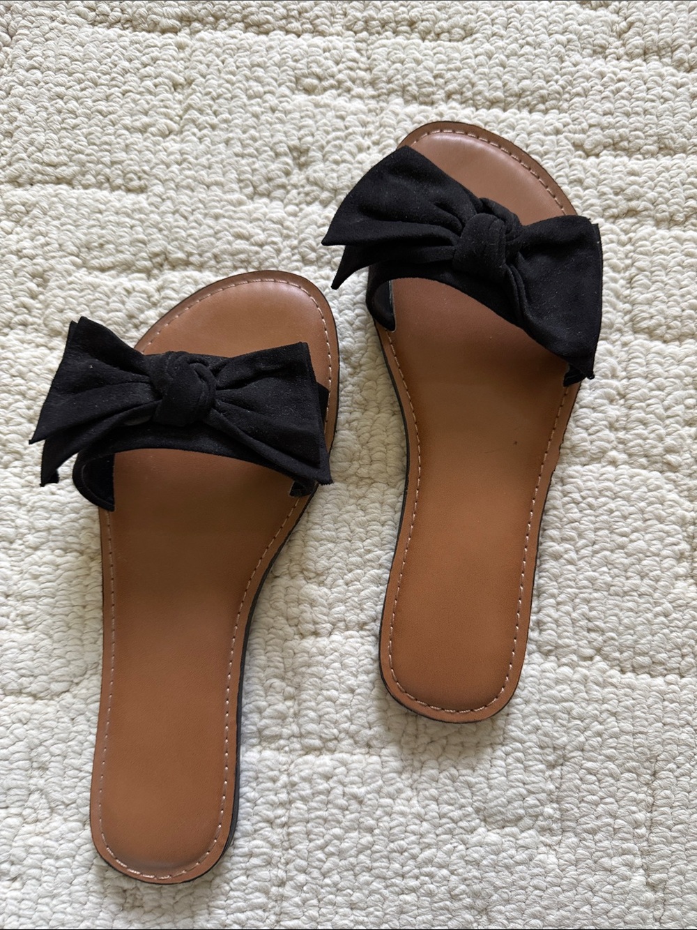 Time and Tru Black Bow Slide Sandals with Brown Footbed